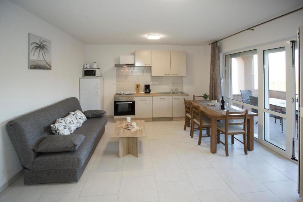 Apartments Panorama With Seasonal Pool Slatine Exterior foto