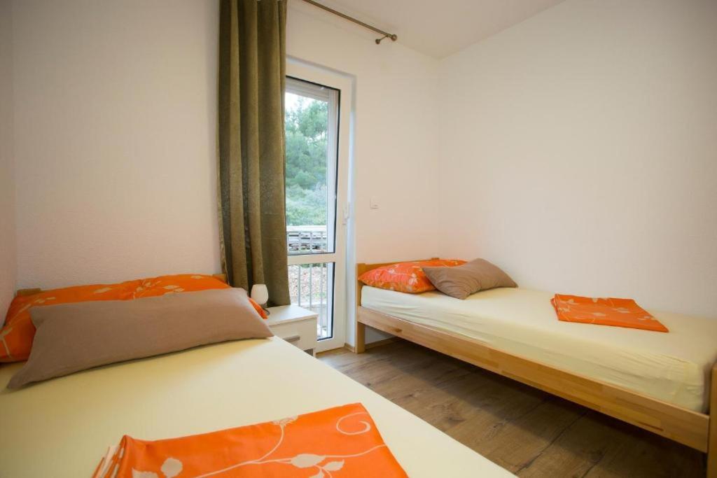Apartments Panorama With Seasonal Pool Slatine Exterior foto