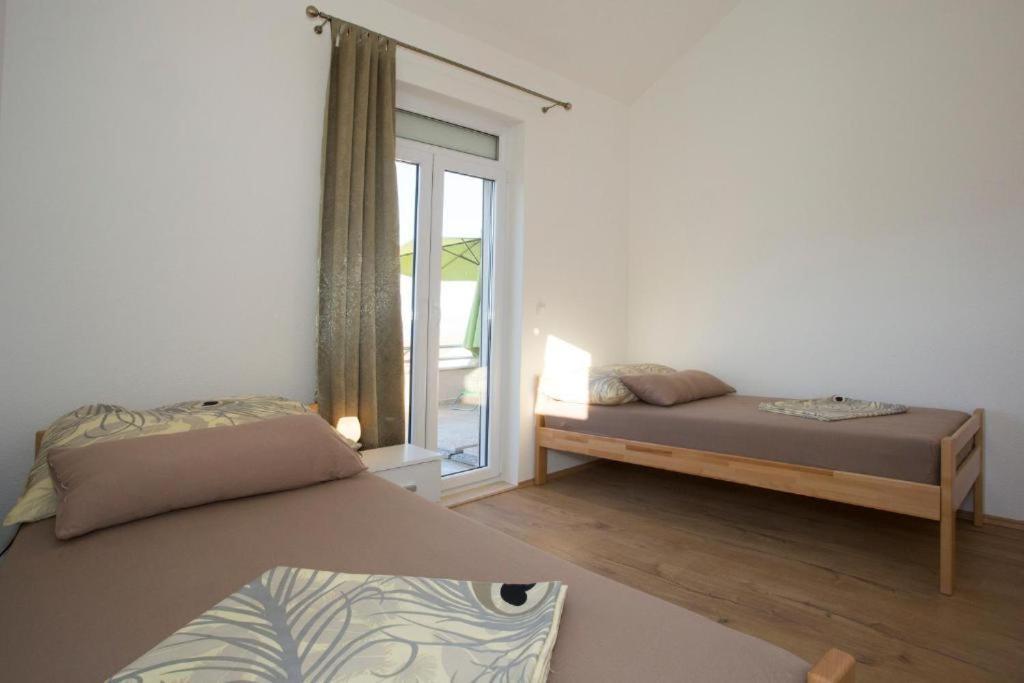 Apartments Panorama With Seasonal Pool Slatine Exterior foto