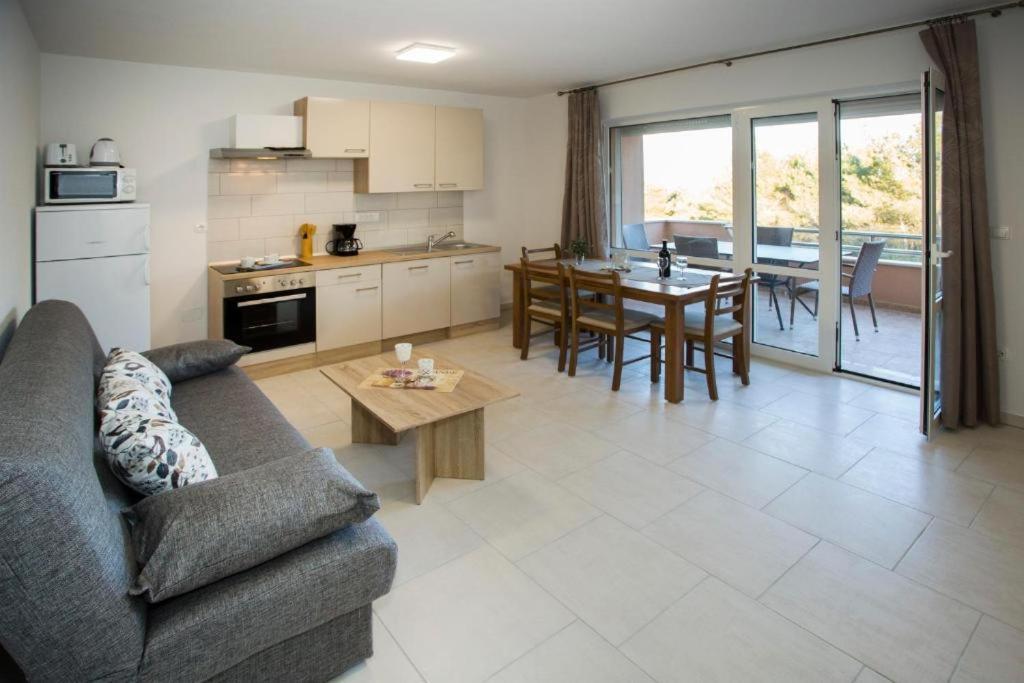 Apartments Panorama With Seasonal Pool Slatine Exterior foto