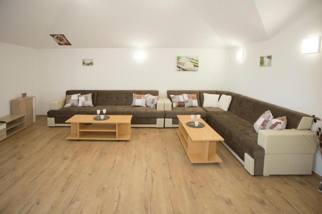 Apartments Panorama With Seasonal Pool Slatine Exterior foto